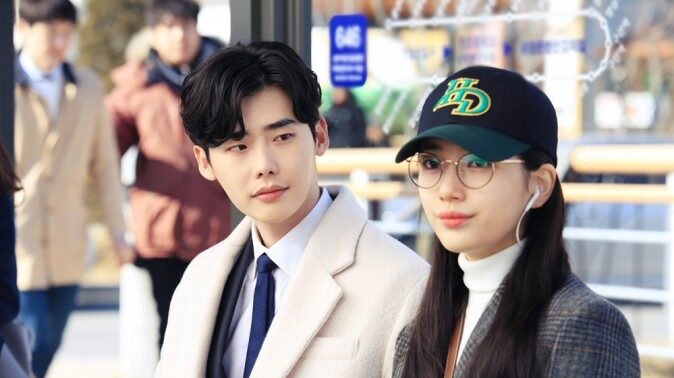 Lee Jong-suk as Jung Jae-chan and Bae Suzy as Nam Hong-joo - SBS TV