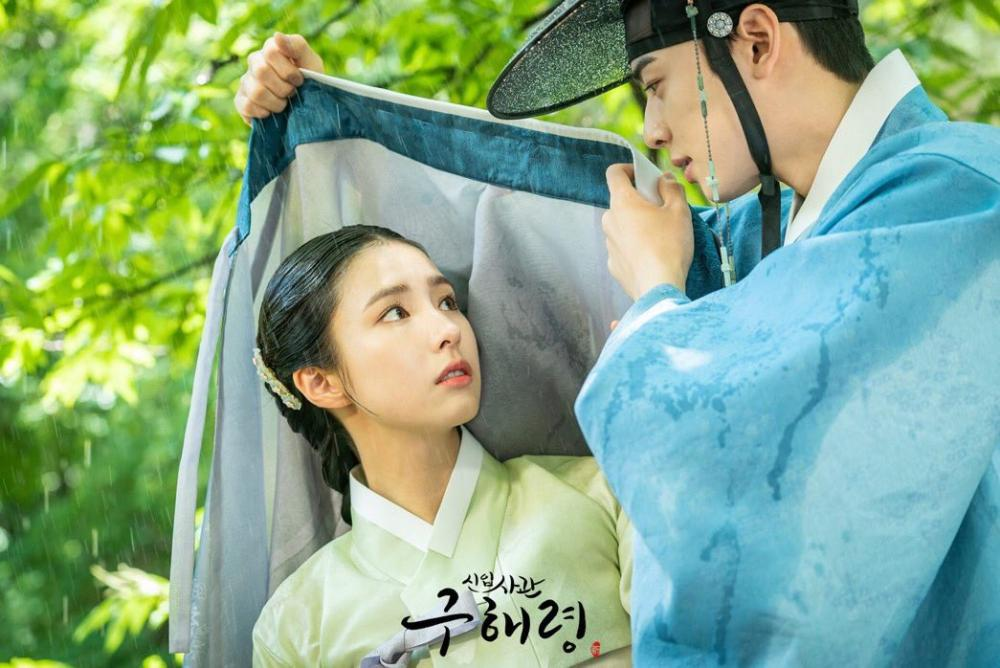 Shin Se-kyung as Goo Hae-ryung and Cha Eun-woo as Prince Dowon - MBC TV