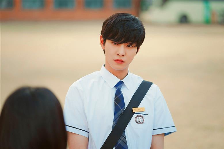 Ahn Hyo-seop as Koo Yeon-jun - Netflix