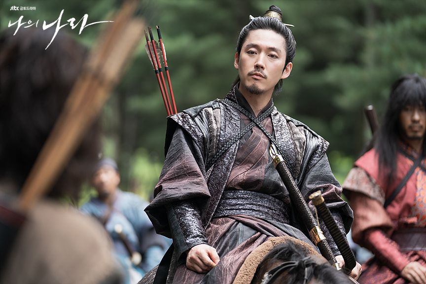 Jang Hyuk as Yi Bang-won - JTBC