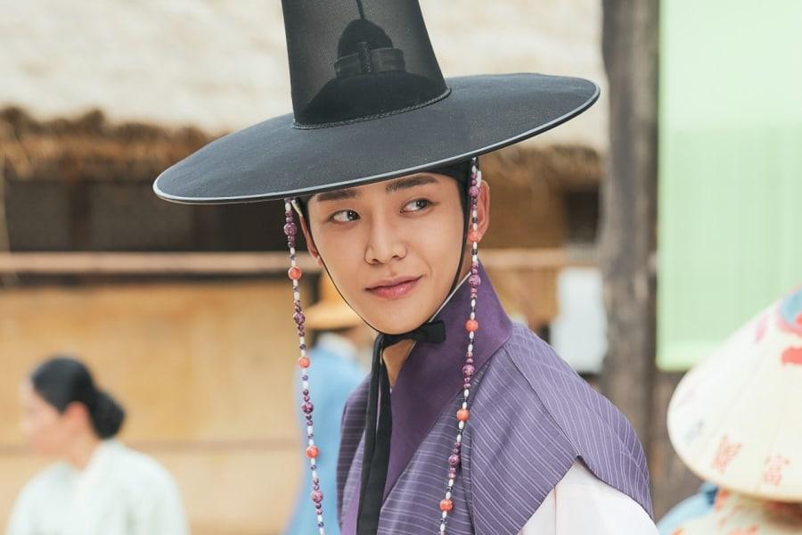 Rowoon as Jung Ji-woon - KBS2