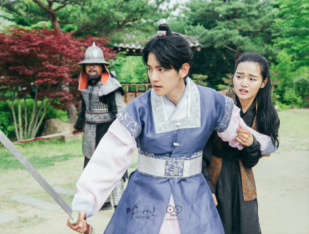 Byun Baek-hyun as 10th Prince Wang Eun and Ji Hye-ran as Park Soon-deok - SBS TV