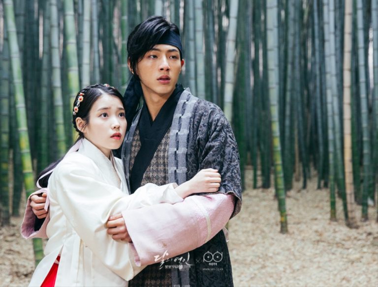 Ji Soo as 14th Prince Wang Jung and IU as Hae Soo - SBS TV