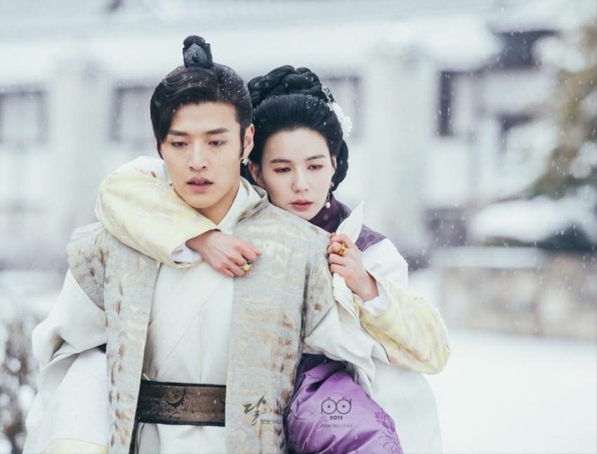 Wang Wook and Hae Myung-hee - SBS TV